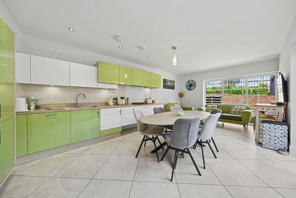 Pomegranate Road Newbold